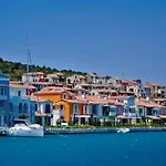 Mavi Butik Cesme