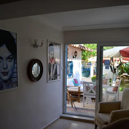 Mavi Butik 4* Çeşme